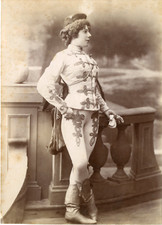 Femme costume théâtre d'occasion  Pagny-sur-Moselle
