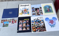 Lote de livros manuais de treinamento de funcionários da Disneylândia 1970-80 Disney Look Story bastidores comprar usado  Enviando para Brazil