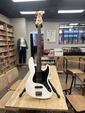 Guitare basse électrique d'occasion  Paris III