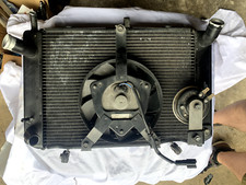 Radiador de refrigeração Suzuki GSR 600 fabricante de equipamento original comprar usado  Enviando para Brazil