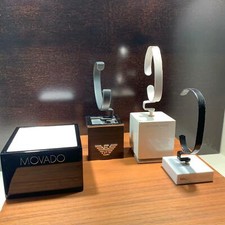 Movado, Michael Kors , Armani 4 exhibitors of watches  comprar usado  Enviando para Brazil