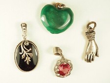 Lot pendentif breloques d'occasion  Tocane-Saint-Apre