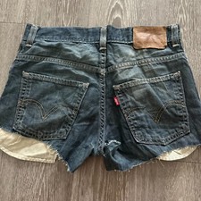 Shorts feminino Levi Strauss Levis corte jeans verão - Tamanho 26 comprar usado  Enviando para Brazil