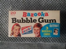 CAIXA DE CHICLETE BAZUCA COMPLETA 1965 REAL COM CARTÕES DE BEISEBOL NO MANTO TRASEIRO NA FRENTE comprar usado CAIXA DE CHICLETE BAZUCA COMPLETA 1965 REAL COM CARTÕES DE BEISEBOL NO MANTO TRASEIRO NA FRENTE comprar usado  Enviando para Brazil