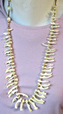 Elégant collier couleur d'occasion  Perros-Guirec
