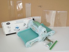 Máquina Sizzix Big Shot (floral) + 4 almofadas de corte + plataforma estendida + 2 relevos comprar usado  Enviando para Brazil