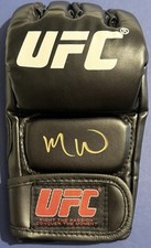 Luva de luta autografada assinada por Malcolm Wellmaker UFC certificado de autenticidade PSA/DNA, usado comprar usado  Enviando para Brazil