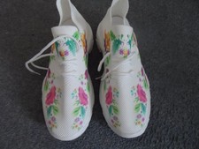 Ladies lightweight trainers for sale Ladies lightweight trainers for sale  HULL
