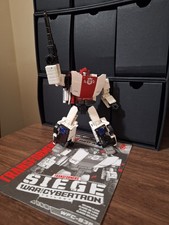 Hasbro Transformers Generations War for Cybertron Deluxe WFC-S35 alerta vermelho... comprar usado  Enviando para Brazil