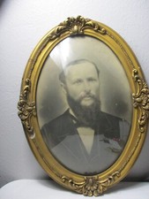 Foto de retrato grande emoldurada de homem bonito de 1800 oval adereço de gesso de vidro comprar usado  Enviando para Brazil