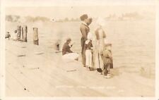 Holland Michigan~Família em Fantasia Holandesa~Lake Pier~Relógio Masculino Normal~Década de 1920 RPPC comprar usado  Enviando para Brazil