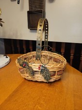 Beautiful holiday basket for sale  South Vienna