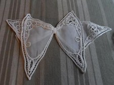 Dentelle ancienne tulle d'occasion  Neuville-aux-Bois