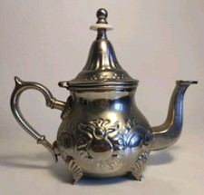 Théière vintage ancienne d'occasion  Lons-le-Saunier