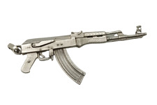 Pendentif kalashnikov argent d'occasion Pendentif kalashnikov argent d'occasion  Paris IX