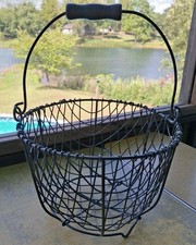 Cesta de ovos de arame de fazenda vintage 10"x 8" com cabo de metal de madeira comprar usado  Enviando para Brazil