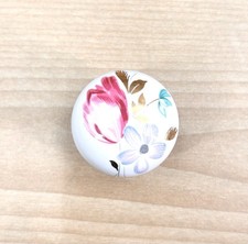 16 botões de gaveta florais de porcelana vintage detalhes dourados feitos no Japão NOVO comprar usado  Enviando para Brazil