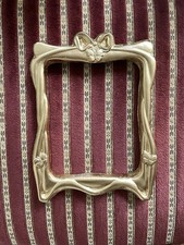 Cadre doré moulé d'occasion Cadre doré moulé d'occasion  Montmorency