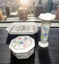 White porcelain vanity for sale  Washington