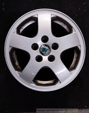 6y0601025 cerchio lega usato 6y0601025 cerchio lega usato  Italia