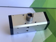 Attuatore pneumatico 8bar usato  Vittuone