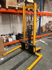 1000kg 1.6m manual for sale  LIVERPOOL