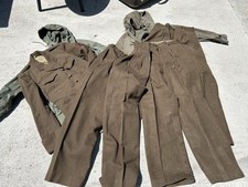Vêtements, uniformes d'occasion  Frénouville