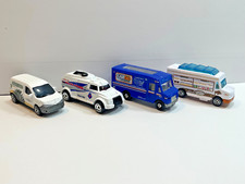 Lote de 4 caminhões Matchbox em escala 1/64 (robô caminhão, food truck, van de entrega, expresso) comprar usado  Enviando para Brazil