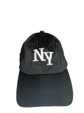 Cappello regolabile new usato  Alia