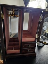 Caixa de joias musical de madeira estilo antigo – Design elegante de guarda-roupa com espelho comprar usado  Enviando para Brazil