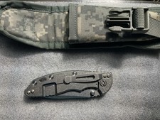 Coltello pieghevole rick usato  Spedire a Italy