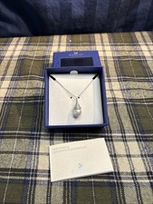 Colar pingente de lágrima de pérola individual Swarovski A5 comprar usado Colar pingente de lágrima de pérola individual Swarovski A5 comprar usado  Enviando para Brazil