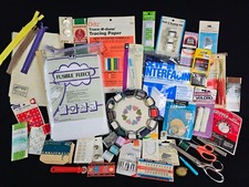 Lote de noções de costura vintage gaveta de lixo artesanato botões de linha agulhas tesoura comprar usado  Enviando para Brazil