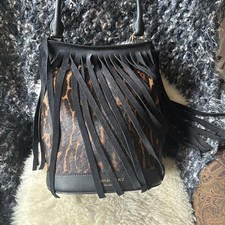 Usado, Bolsa balde grande Burberry Prorsum preta camurça franja pele estampa de leopardo comprar usado Usado, Bolsa balde grande Burberry Prorsum preta camurça franja pele estampa de leopardo comprar usado  Enviando para Brazil