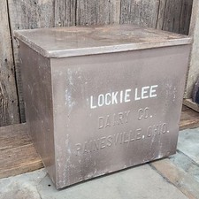 Usado, Refrigerador de leite vintage Lockie Lee Dairy Company Painesville Ohio Milkman varanda caixa comprar usado  Enviando para Brazil