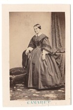 Jeune femme robe d'occasion  Paris XV