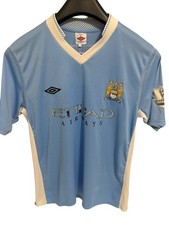 CAMISA DE FUTEBOL UMBRO MANCHESTER CITY 2010 2011 HOME FOOTBALL Futbol Grande comprar usado CAMISA DE FUTEBOL UMBRO MANCHESTER CITY 2010 2011 HOME FOOTBALL Futbol Grande comprar usado  Enviando para Brazil