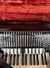 Usado, Silvio Soprani 42 teclas instrumento musical folclórico acordeão para piano com estojo comprar usado Usado, Silvio Soprani 42 teclas instrumento musical folclórico acordeão para piano com estojo comprar usado  Enviando para Brazil