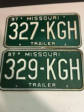 Placas de licença de reboque 2- 1997 Missouri números quase consecutivos 327&329 KGH, usado comprar usado  Enviando para Brazil