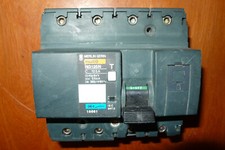 Disjoncteur tetrapolaire 125a d'occasion  Barr