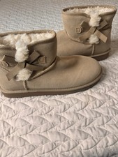Koolaburra ugg victoria for sale  Lakeville