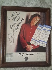 FOTO AUTOGRAFADA ASSINADA POR BJ THOMAS fã-clube e 2 ingressos para shows  comprar usado  Enviando para Brazil