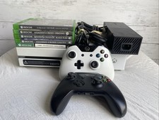 Console Microsoft Xbox One 500GB, branco 1540 com 2 controles, 5 jogos, cabos comprar usado  Enviando para Brazil