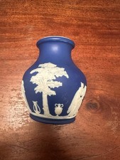 Wedgewood vase for sale  TUNBRIDGE WELLS