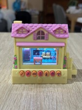 Rare Yellow Pixel Chix Cottage 2005 Mattel Working as new  na sprzedaż  Wysyłka do Poland
