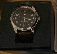 Usado, Relógio masculino Tommy Hilfiger 1791984 pulseira de couro preto quartzo mostrador preto 46mm comprar usado  Enviando para Brazil