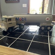 Ertl mobil oil for sale  Belvidere