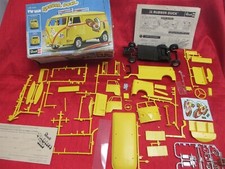 KIT MODELO VINTAGE REVELL VW MICRO BUS VAN BORRACHA PATO 1976 ESCALA 1/25 COM CAIXA comprar usado  Enviando para Brazil