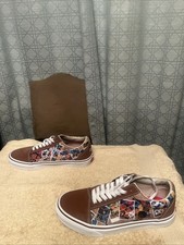 Tênis Vans X Disney Old School 100º Aniversário Scrapbook 6.5 masculino/8 feminino comprar usado Tênis Vans X Disney Old School 100º Aniversário Scrapbook 6.5 masculino/8 feminino comprar usado  Enviando para Brazil
