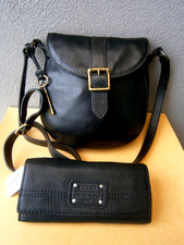 2 BOLSA TIRACOLO FÓSSIL COURO DE VACA PRETA. ZB5400 E NOVA CARTEIRA DE COURO FÓSSIL, usado comprar usado 2 BOLSA TIRACOLO FÓSSIL COURO DE VACA PRETA. ZB5400 E NOVA CARTEIRA DE COURO FÓSSIL, usado comprar usado  Enviando para Brazil